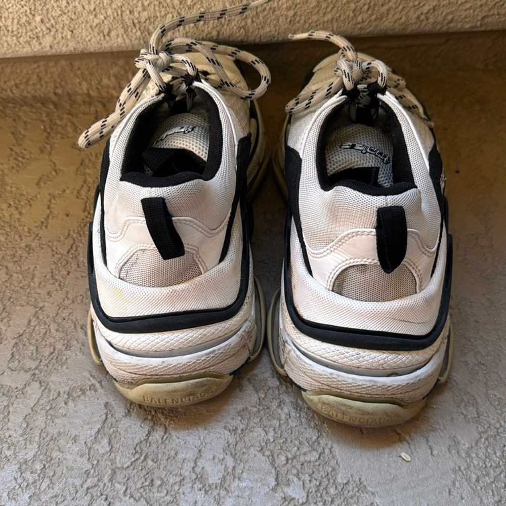 Balenciaga Triple S White Black - Picture 5 of 10